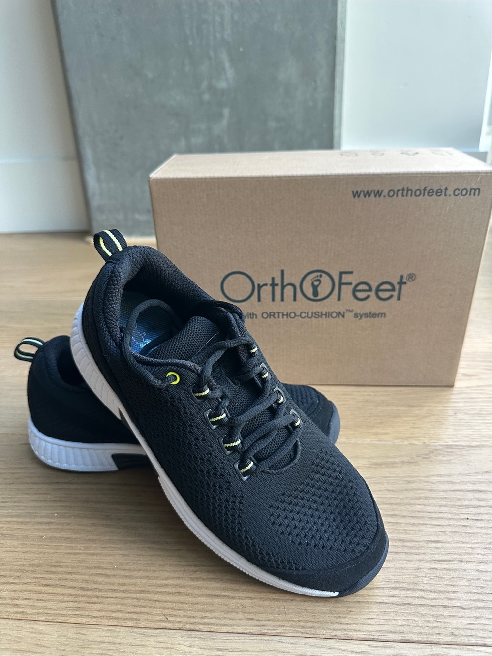 OrthoFeet “Coral” style orthotic walking shoes, size 10.5. Like new!
